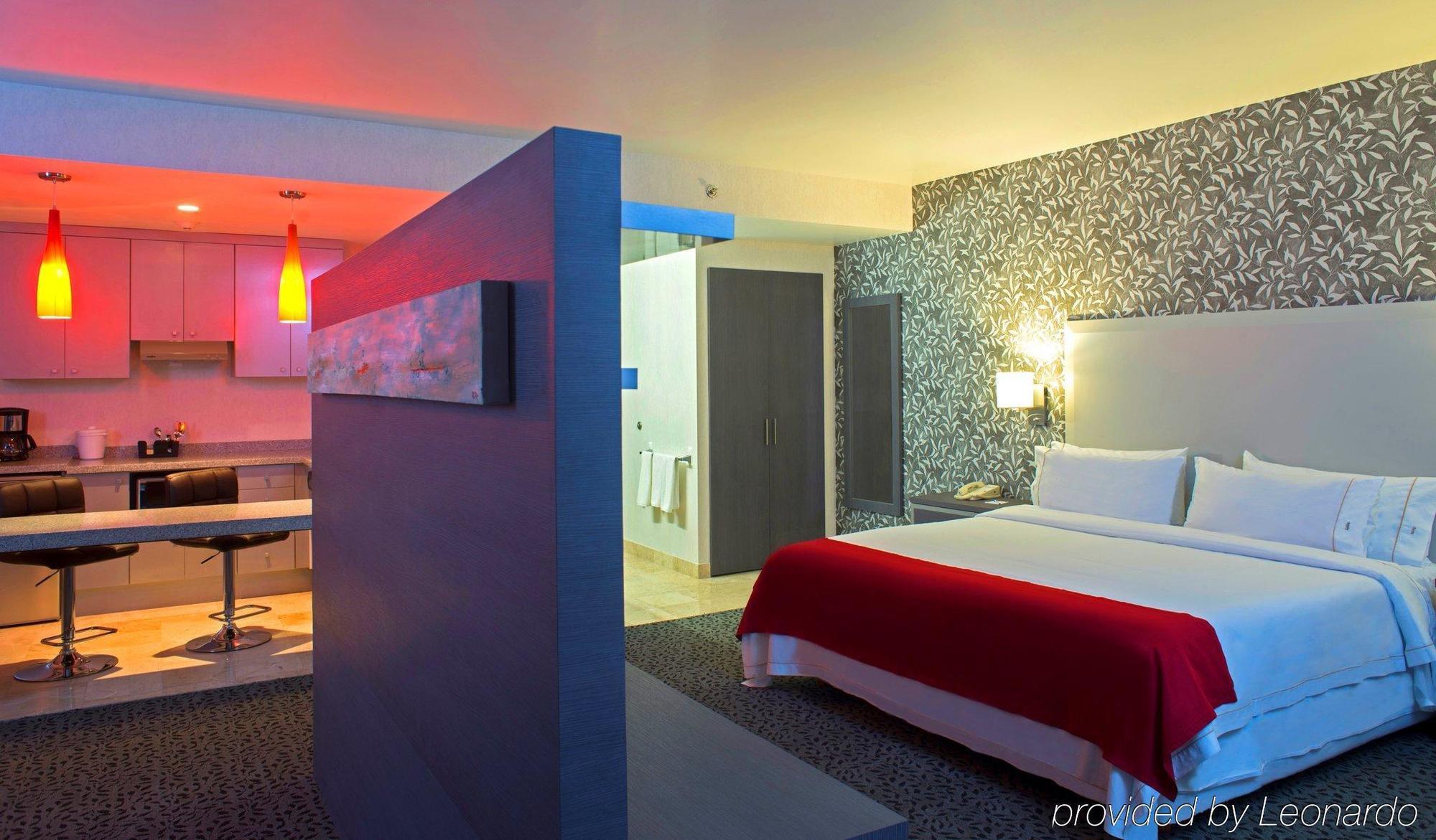 Holiday Inn Express & Suites Queretaro By Ihg Exterior foto